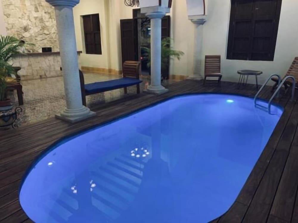 Hotel Catedral Valladolid  Bagian luar foto
