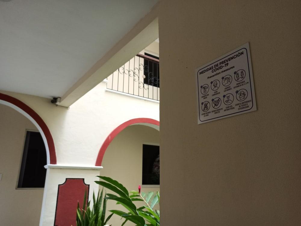 Hotel Catedral Valladolid  Bagian luar foto